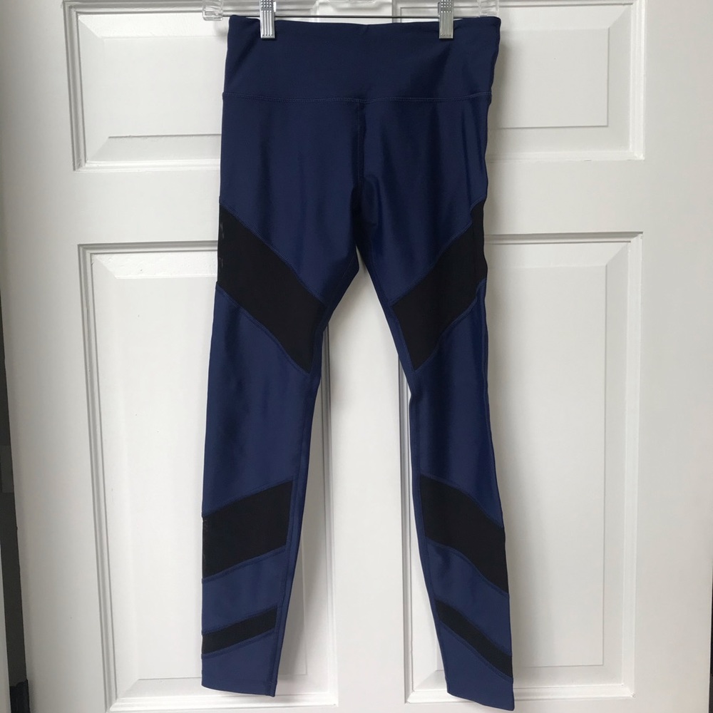 Gently worn Lorna Jane mesh legging sz S